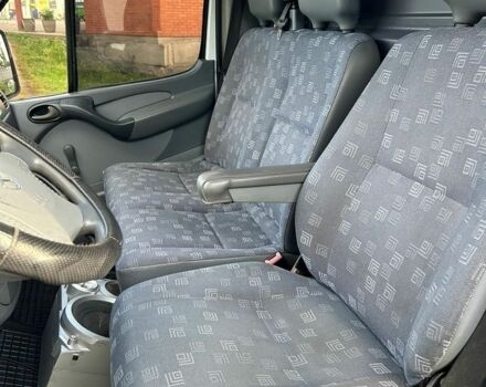 Белый Мерседес Sprinter, объемом двигателя 9.99 л и пробегом 530 тыс. км за 11000 $, фото 17 на Automoto.ua