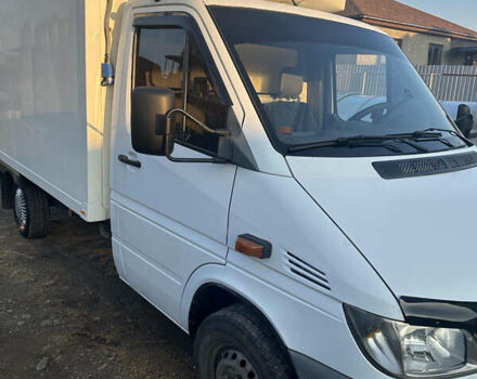Белый Мерседес Sprinter, объемом двигателя 2.2 л и пробегом 450 тыс. км за 11600 $, фото 1 на Automoto.ua