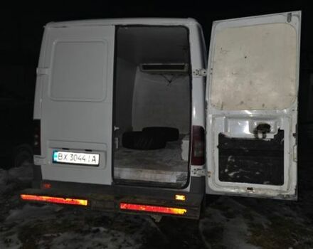 Белый Мерседес Sprinter, объемом двигателя 2.15 л и пробегом 500 тыс. км за 9000 $, фото 3 на Automoto.ua