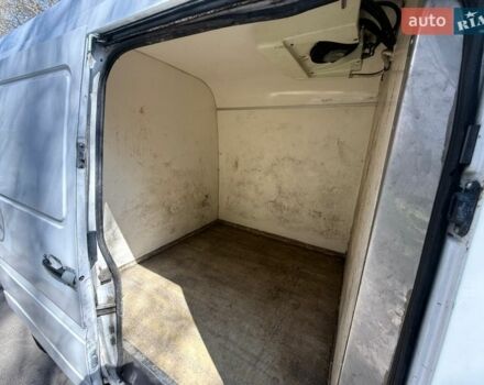 Белый Мерседес Sprinter, объемом двигателя 2.15 л и пробегом 280 тыс. км за 5600 $, фото 43 на Automoto.ua