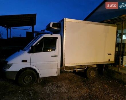 Білий Мерседес Sprinter, об'ємом двигуна 2.15 л та пробігом 360 тис. км за 9400 $, фото 1 на Automoto.ua
