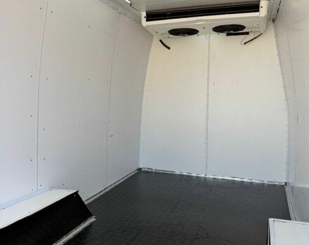 Белый Мерседес Sprinter, объемом двигателя 2.15 л и пробегом 700 тыс. км за 8900 $, фото 18 на Automoto.ua