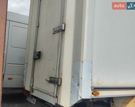 Белый Мерседес Sprinter, объемом двигателя 2.7 л и пробегом 730 тыс. км за 9000 $, фото 3 на Automoto.ua