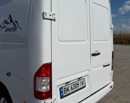 Белый Мерседес Sprinter, объемом двигателя 2.15 л и пробегом 700 тыс. км за 8900 $, фото 7 на Automoto.ua