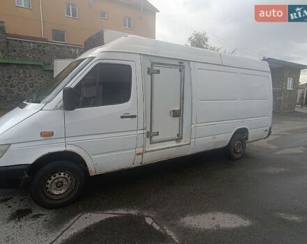 Белый Мерседес Sprinter, объемом двигателя 2.2 л и пробегом 416 тыс. км за 6200 $, фото 1 на Automoto.ua