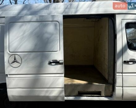 Белый Мерседес Sprinter, объемом двигателя 2.15 л и пробегом 280 тыс. км за 5600 $, фото 41 на Automoto.ua