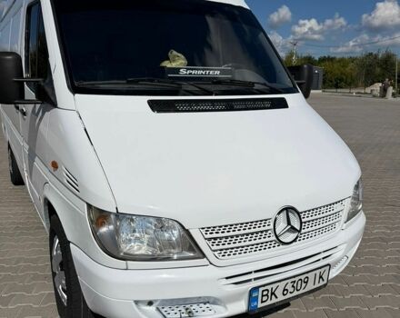 Белый Мерседес Sprinter, объемом двигателя 2.15 л и пробегом 700 тыс. км за 8900 $, фото 1 на Automoto.ua