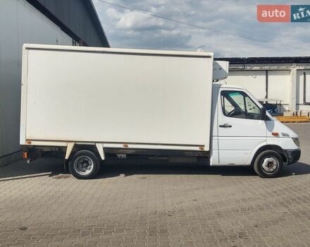 Белый Мерседес Sprinter, объемом двигателя 2.7 л и пробегом 730 тыс. км за 9000 $, фото 2 на Automoto.ua
