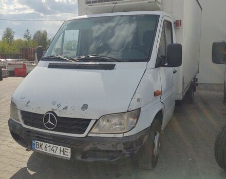 Білий Мерседес Sprinter, об'ємом двигуна 2.7 л та пробігом 730 тис. км за 7500 $, фото 1 на Automoto.ua