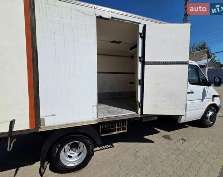 Белый Мерседес Sprinter, объемом двигателя 2.69 л и пробегом 568 тыс. км за 12500 $, фото 29 на Automoto.ua