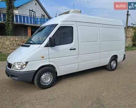 Белый Мерседес Sprinter, объемом двигателя 2.2 л и пробегом 337 тыс. км за 11500 $, фото 2 на Automoto.ua