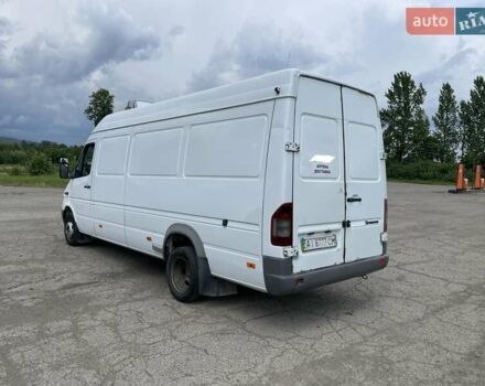 Мерседес Sprinter 2005 в Киеве на Automoto.ua Белый Мерседес Sprinter, объемом двигателя 2.15 л и пробегом 836 тыс. км за 10800 $, фото 10 на Automoto.ua