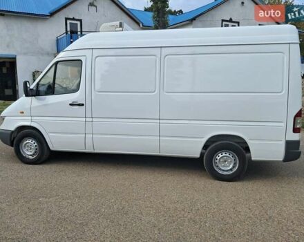 Белый Мерседес Sprinter, объемом двигателя 2.2 л и пробегом 337 тыс. км за 11500 $, фото 3 на Automoto.ua