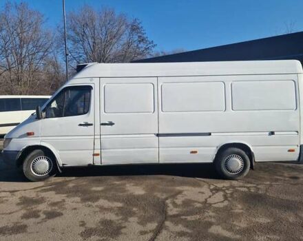 Белый Мерседес Sprinter, объемом двигателя 2.15 л и пробегом 329 тыс. км за 9300 $, фото 2 на Automoto.ua
