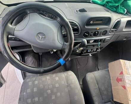 Белый Мерседес Sprinter, объемом двигателя 2.15 л и пробегом 202 тыс. км за 8800 $, фото 2 на Automoto.ua