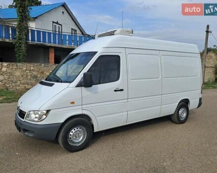 Белый Мерседес Sprinter, объемом двигателя 2.2 л и пробегом 337 тыс. км за 11500 $, фото 1 на Automoto.ua