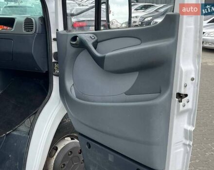 Белый Мерседес Sprinter, объемом двигателя 2.7 л и пробегом 797 тыс. км за 14790 $, фото 2 на Automoto.ua