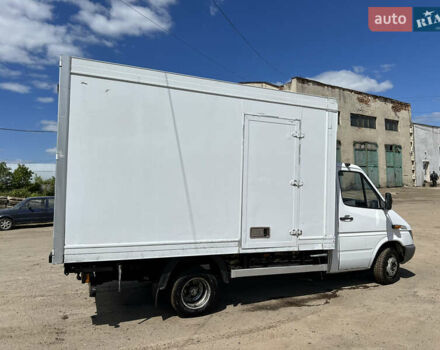 Белый Мерседес Sprinter, объемом двигателя 2.15 л и пробегом 640 тыс. км за 12100 $, фото 3 на Automoto.ua