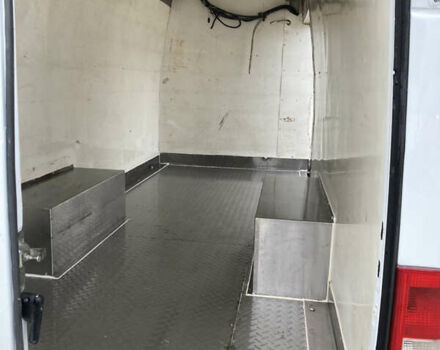 Белый Мерседес Sprinter, объемом двигателя 2.7 л и пробегом 250 тыс. км за 12200 $, фото 13 на Automoto.ua