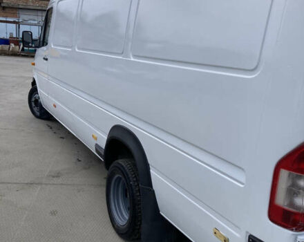 Белый Мерседес Sprinter, объемом двигателя 2.7 л и пробегом 250 тыс. км за 12200 $, фото 2 на Automoto.ua