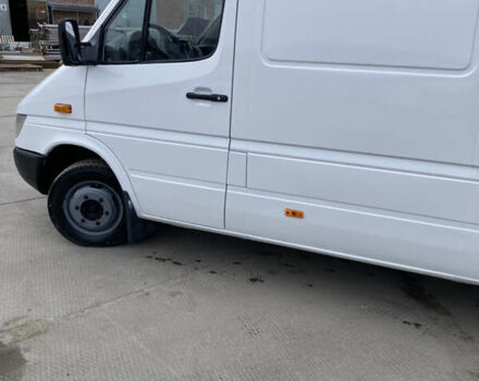 Белый Мерседес Sprinter, объемом двигателя 2.7 л и пробегом 250 тыс. км за 12200 $, фото 4 на Automoto.ua