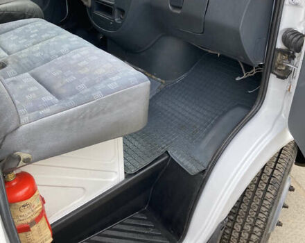 Белый Мерседес Sprinter, объемом двигателя 2.7 л и пробегом 250 тыс. км за 12200 $, фото 11 на Automoto.ua