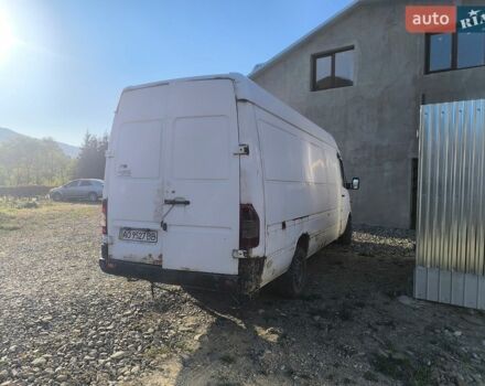 Белый Мерседес Sprinter, объемом двигателя 2.15 л и пробегом 400 тыс. км за 6000 $, фото 2 на Automoto.ua