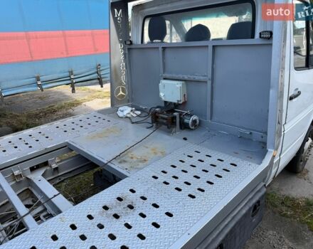 Белый Мерседес Sprinter, объемом двигателя 2.15 л и пробегом 300 тыс. км за 13600 $, фото 4 на Automoto.ua