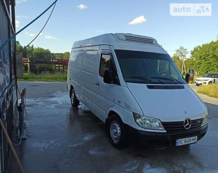 Белый Мерседес Sprinter, объемом двигателя 2.2 л и пробегом 220 тыс. км за 4600 $, фото 4 на Automoto.ua