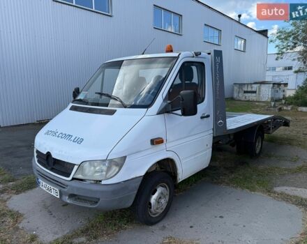Белый Мерседес Sprinter, объемом двигателя 2.15 л и пробегом 300 тыс. км за 12600 $, фото 1 на Automoto.ua