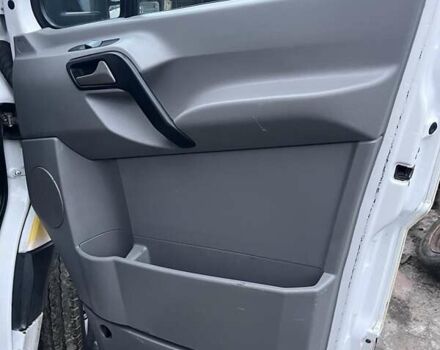 Белый Мерседес Sprinter, объемом двигателя 2.15 л и пробегом 350 тыс. км за 13999 $, фото 7 на Automoto.ua