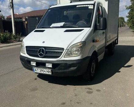 Белый Мерседес Sprinter, объемом двигателя 2.2 л и пробегом 352 тыс. км за 12500 $, фото 2 на Automoto.ua