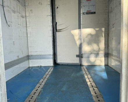 Белый Мерседес Sprinter, объемом двигателя 2.14 л и пробегом 725 тыс. км за 11000 $, фото 4 на Automoto.ua