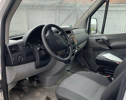 Белый Мерседес Sprinter, объемом двигателя 2.2 л и пробегом 268 тыс. км за 17800 $, фото 13 на Automoto.ua