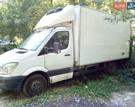 Белый Мерседес Sprinter, объемом двигателя 3.22 л и пробегом 305 тыс. км за 16100 $, фото 2 на Automoto.ua