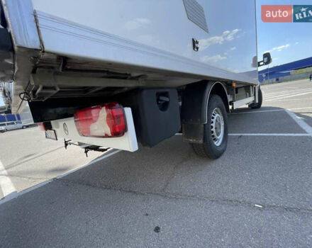 Белый Мерседес Sprinter, объемом двигателя 2.99 л и пробегом 380 тыс. км за 25000 $, фото 8 на Automoto.ua