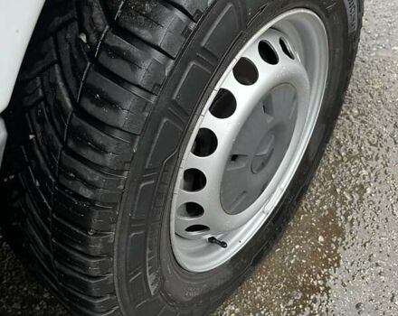 Белый Мерседес Sprinter, объемом двигателя 0 л и пробегом 305 тыс. км за 18900 $, фото 10 на Automoto.ua