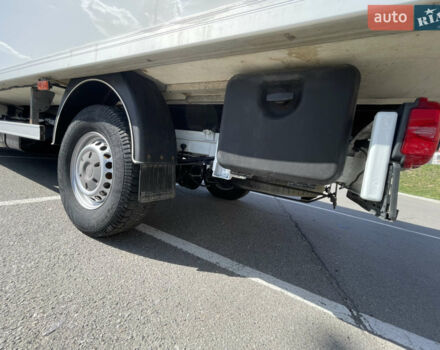 Белый Мерседес Sprinter, объемом двигателя 2.99 л и пробегом 380 тыс. км за 20000 $, фото 15 на Automoto.ua