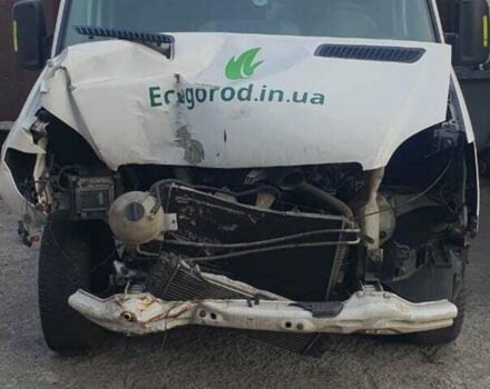 Белый Мерседес Sprinter, объемом двигателя 2.14 л и пробегом 550 тыс. км за 9000 $, фото 4 на Automoto.ua