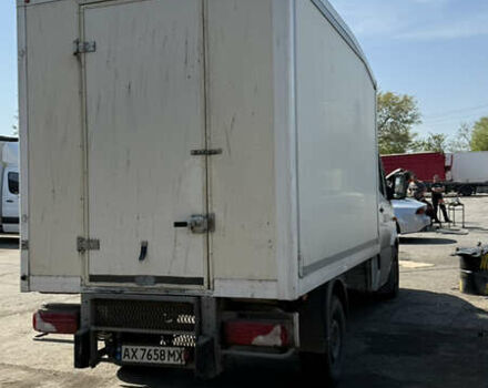 Белый Мерседес Sprinter, объемом двигателя 2.1 л и пробегом 405 тыс. км за 8500 $, фото 3 на Automoto.ua