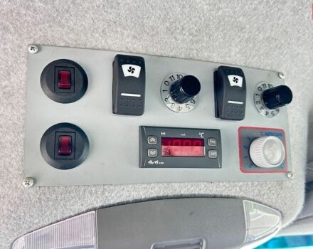 Белый Мерседес Sprinter, объемом двигателя 3 л и пробегом 307 тыс. км за 29750 $, фото 36 на Automoto.ua