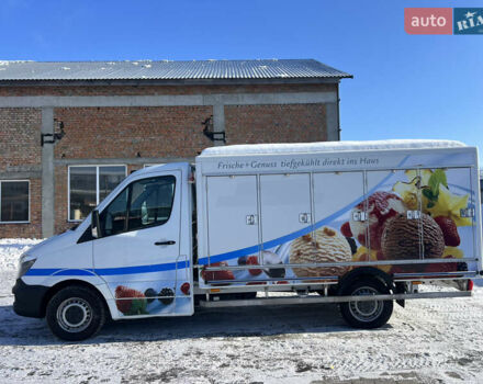 Белый Мерседес Sprinter, объемом двигателя 2.2 л и пробегом 302 тыс. км за 22300 $, фото 4 на Automoto.ua