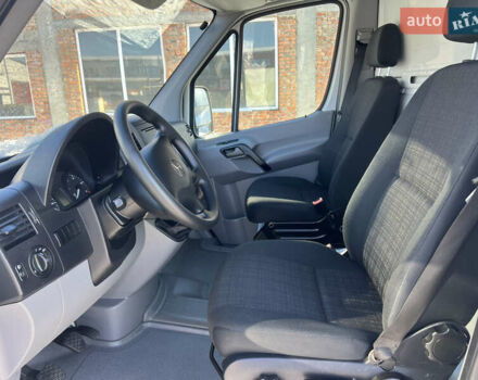 Белый Мерседес Sprinter, объемом двигателя 2.2 л и пробегом 302 тыс. км за 22300 $, фото 8 на Automoto.ua