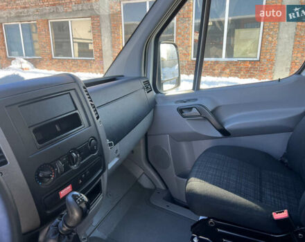 Белый Мерседес Sprinter, объемом двигателя 2.2 л и пробегом 302 тыс. км за 22300 $, фото 10 на Automoto.ua