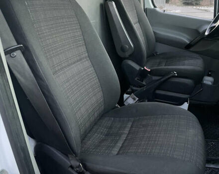 Белый Мерседес Sprinter, объемом двигателя 3 л и пробегом 200 тыс. км за 22000 $, фото 17 на Automoto.ua