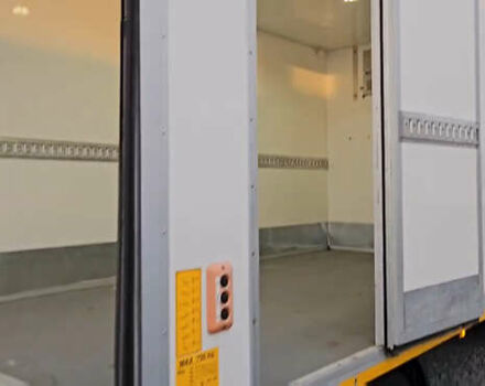 Белый Мерседес Sprinter, объемом двигателя 2.14 л и пробегом 195 тыс. км за 22600 $, фото 9 на Automoto.ua