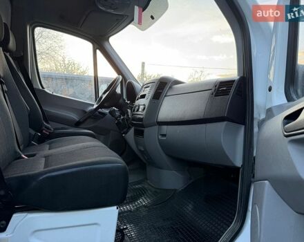 Белый Мерседес Sprinter, объемом двигателя 2.2 л и пробегом 215 тыс. км за 18800 $, фото 51 на Automoto.ua