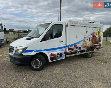 Белый Мерседес Sprinter, объемом двигателя 2.1 л и пробегом 270 тыс. км за 25000 $, фото 2 на Automoto.ua