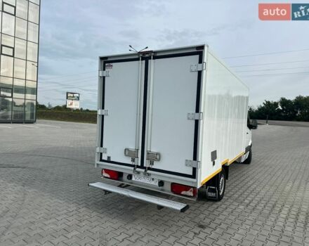 Белый Мерседес Sprinter, объемом двигателя 2.2 л и пробегом 298 тыс. км за 22000 $, фото 4 на Automoto.ua
