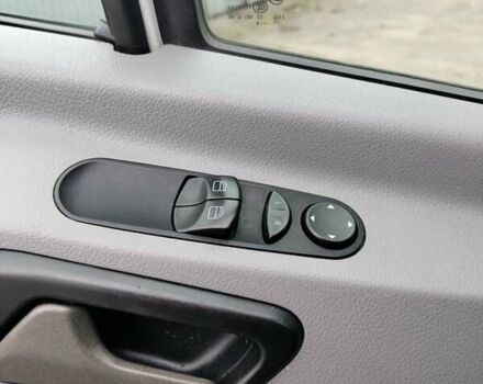 Белый Мерседес Sprinter, объемом двигателя 0 л и пробегом 200 тыс. км за 26000 $, фото 20 на Automoto.ua